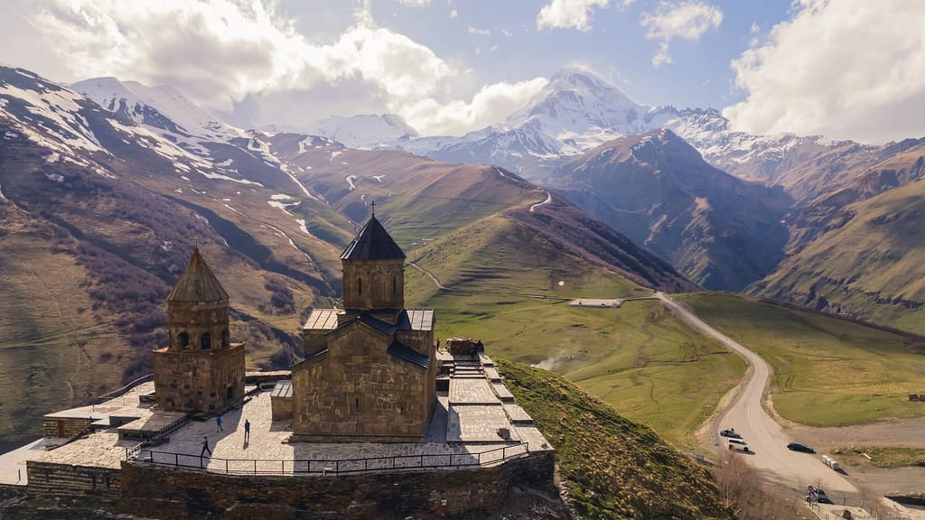 Gergetin kolminaisuuden kirkko, Georgia