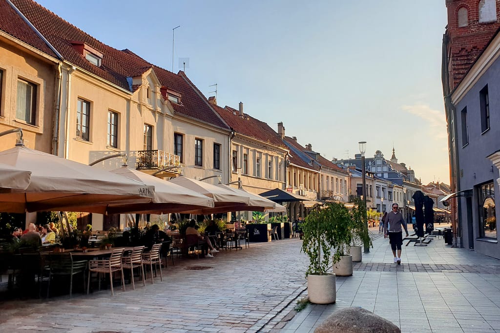 Autolla Euroopassa - Via Baltica - Palvelut (Kaunasin vanha kaupunki)
