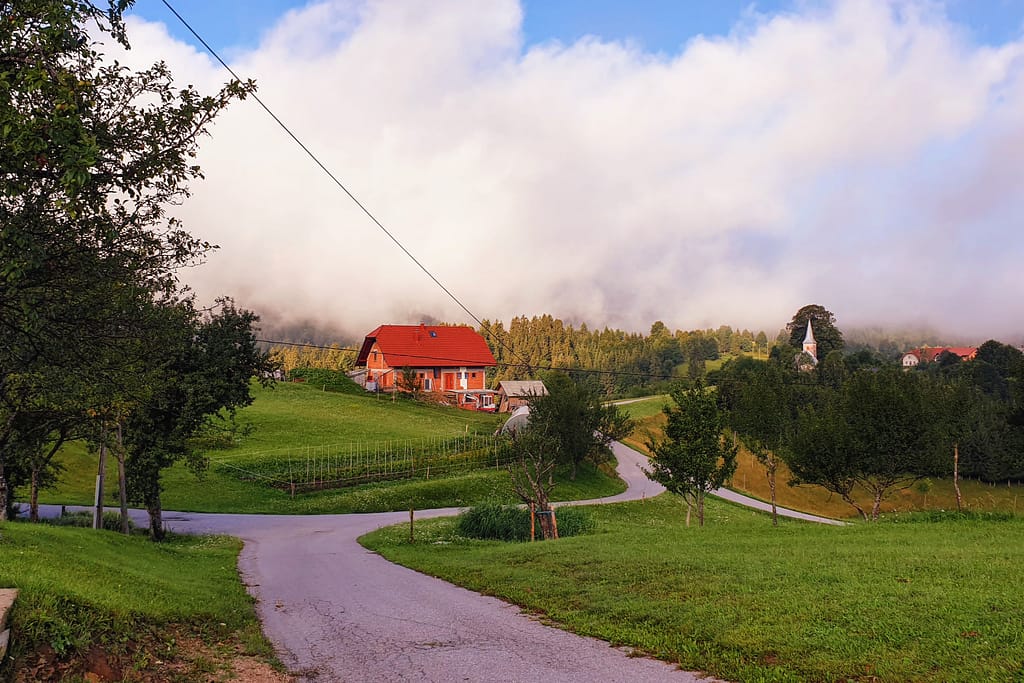 Lomalle lentämättä - Farmhouse Strle, Slovenia