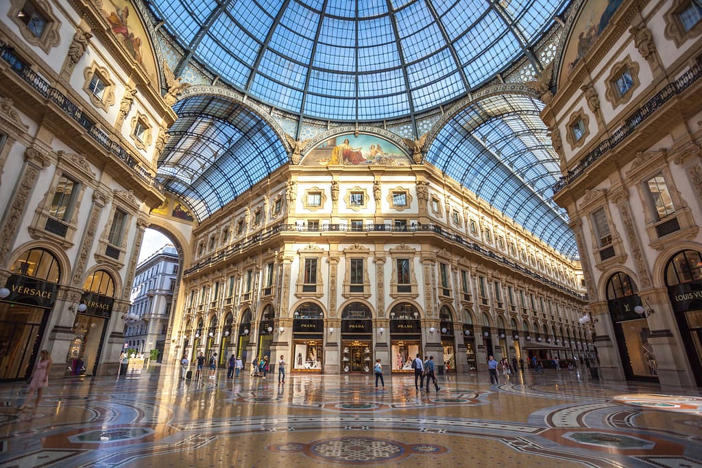 Vastuullinen vaate - pääkuva
Kuvapaikka: Milano - Galleria Vittorio Emmanuele II (2017)