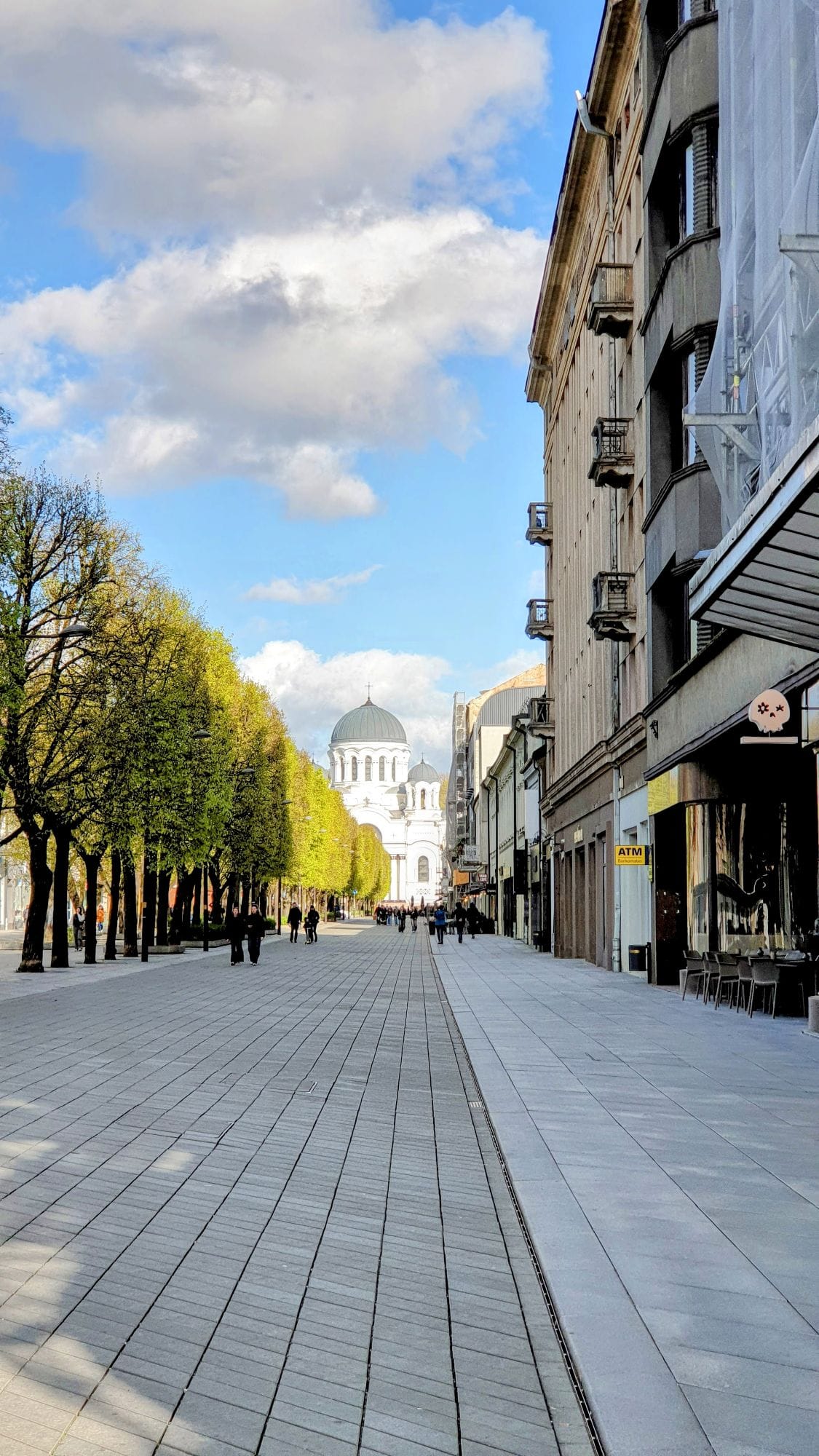 Vieraanvarainen Kaunas - Kaunas matkakohteena - Laisves aleja