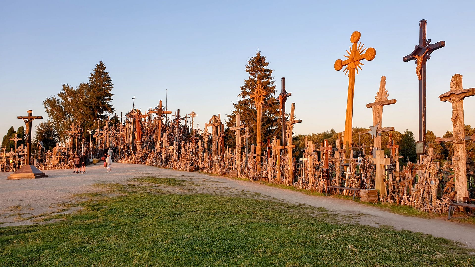 Ristien mäki